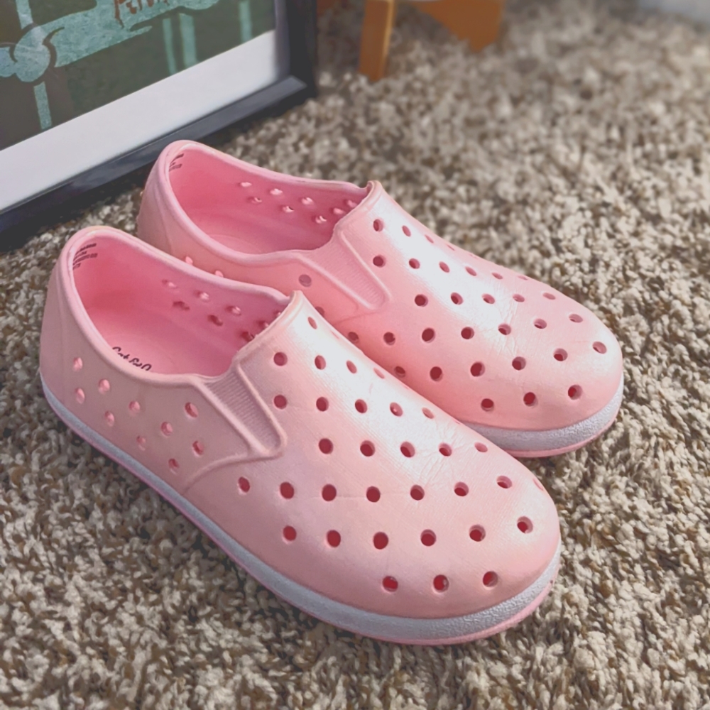 Cat & Jack water shoes